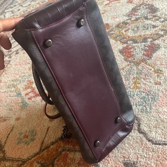 Dark Brown and burgundy Coach Signature handbag - Picture 3 of 6